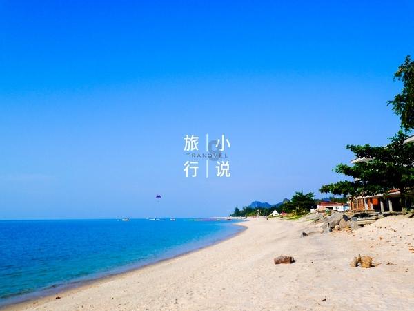 老舍和女作家住在一起之后，他的夫人追到重庆想去看看这位女作家