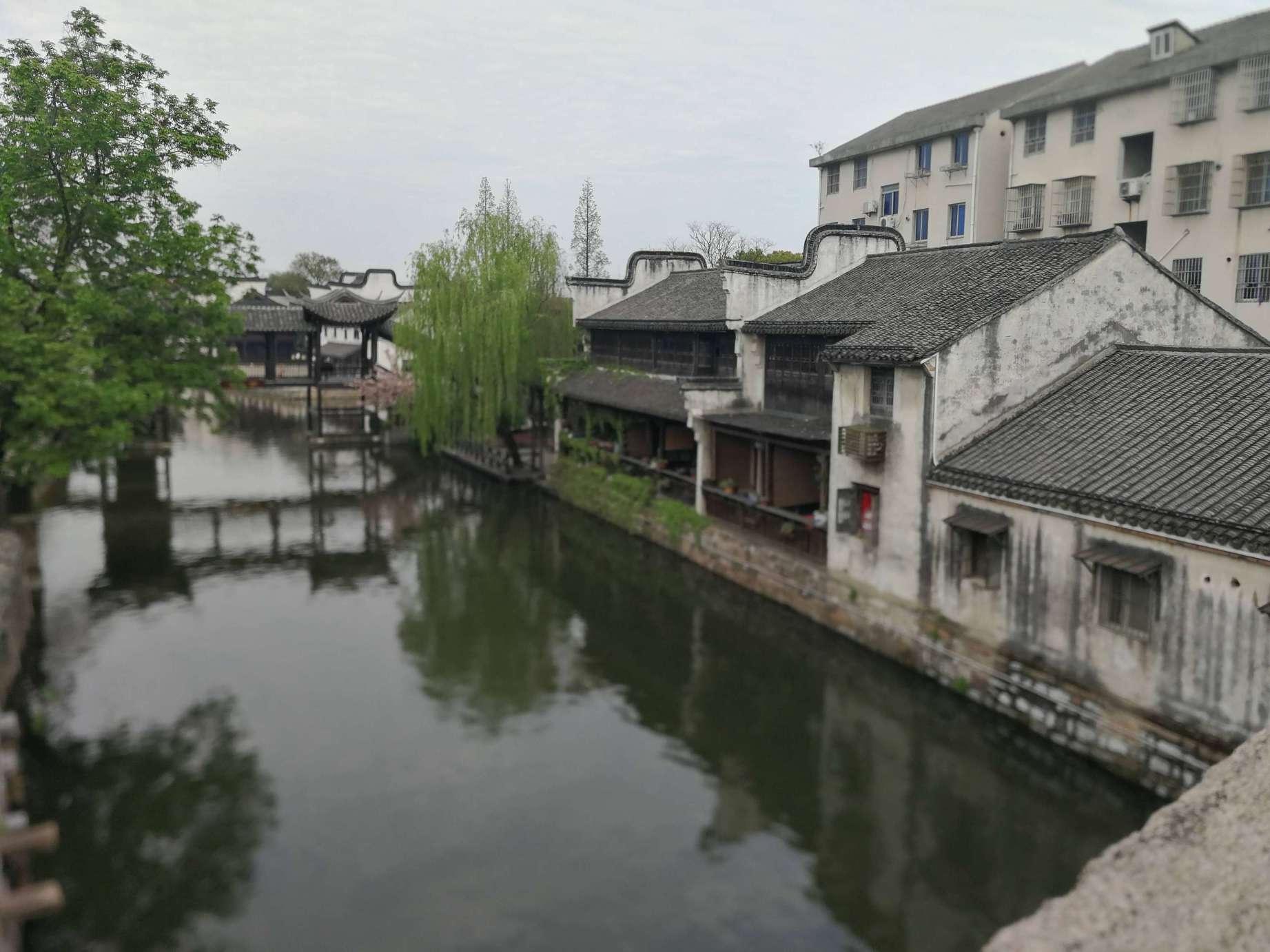 逃离废弃的城堡